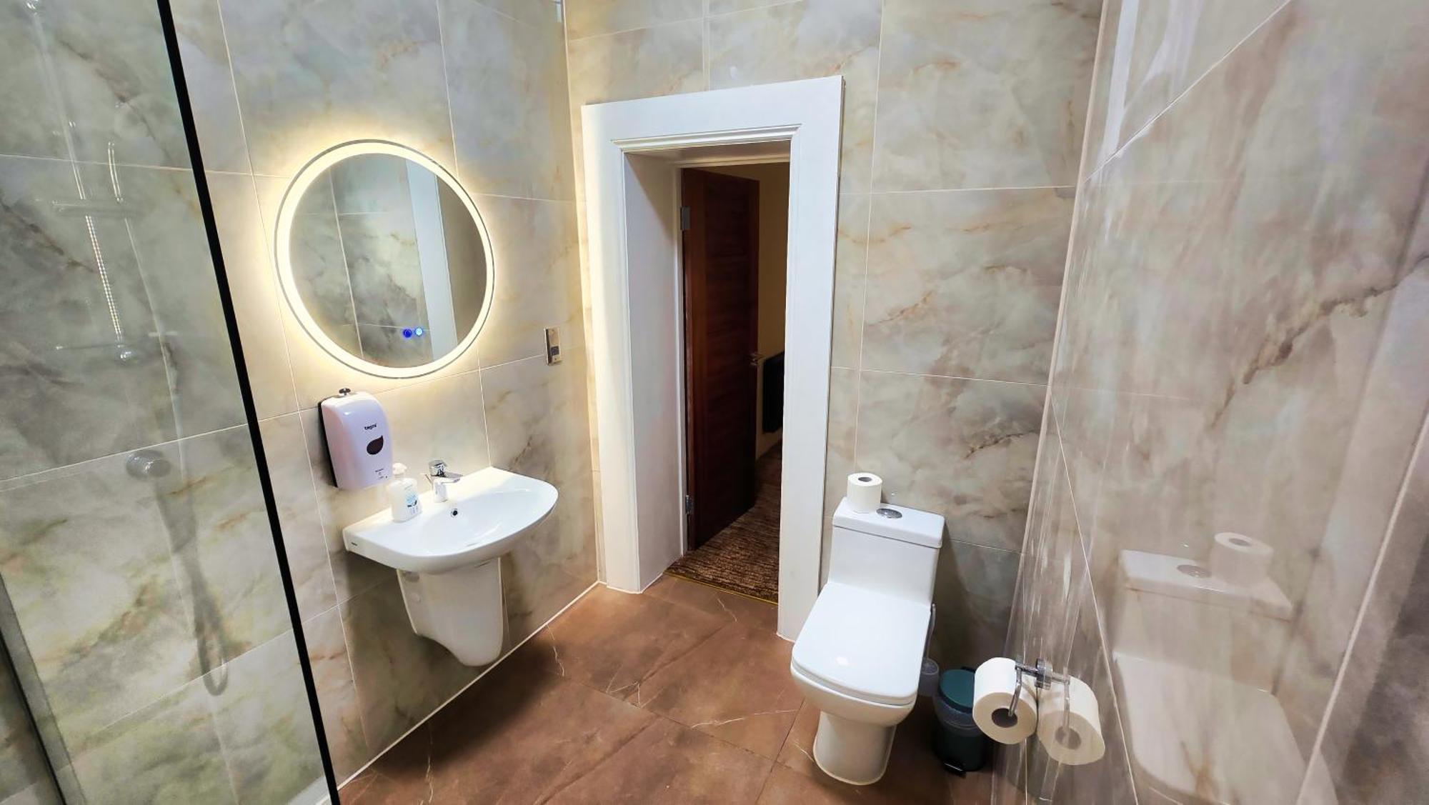 וויימות' Carlton Hotel מראה חיצוני תמונה