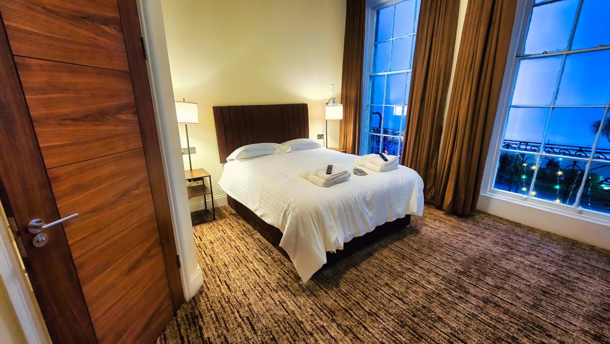 וויימות' Carlton Hotel מראה חיצוני תמונה