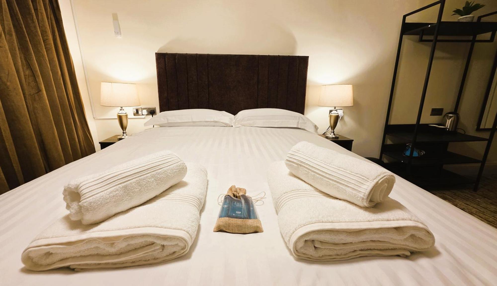 וויימות' Carlton Hotel מראה חיצוני תמונה